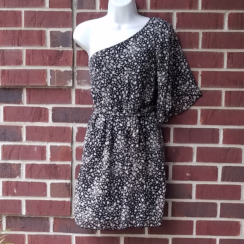 Womens one shoulder pretty dress